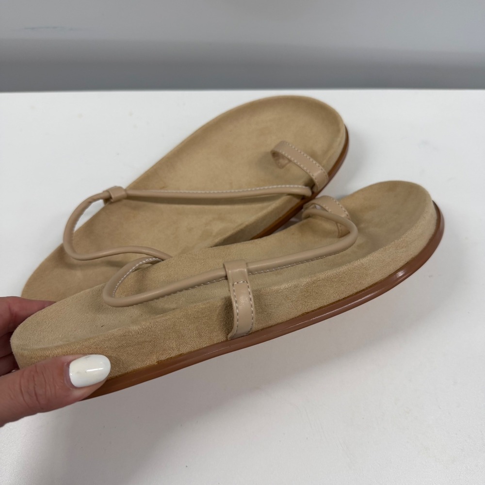 Minimalist Tan Toe Loop Strappy Flat Sandals Women's Size 7.5 Neutral Slides